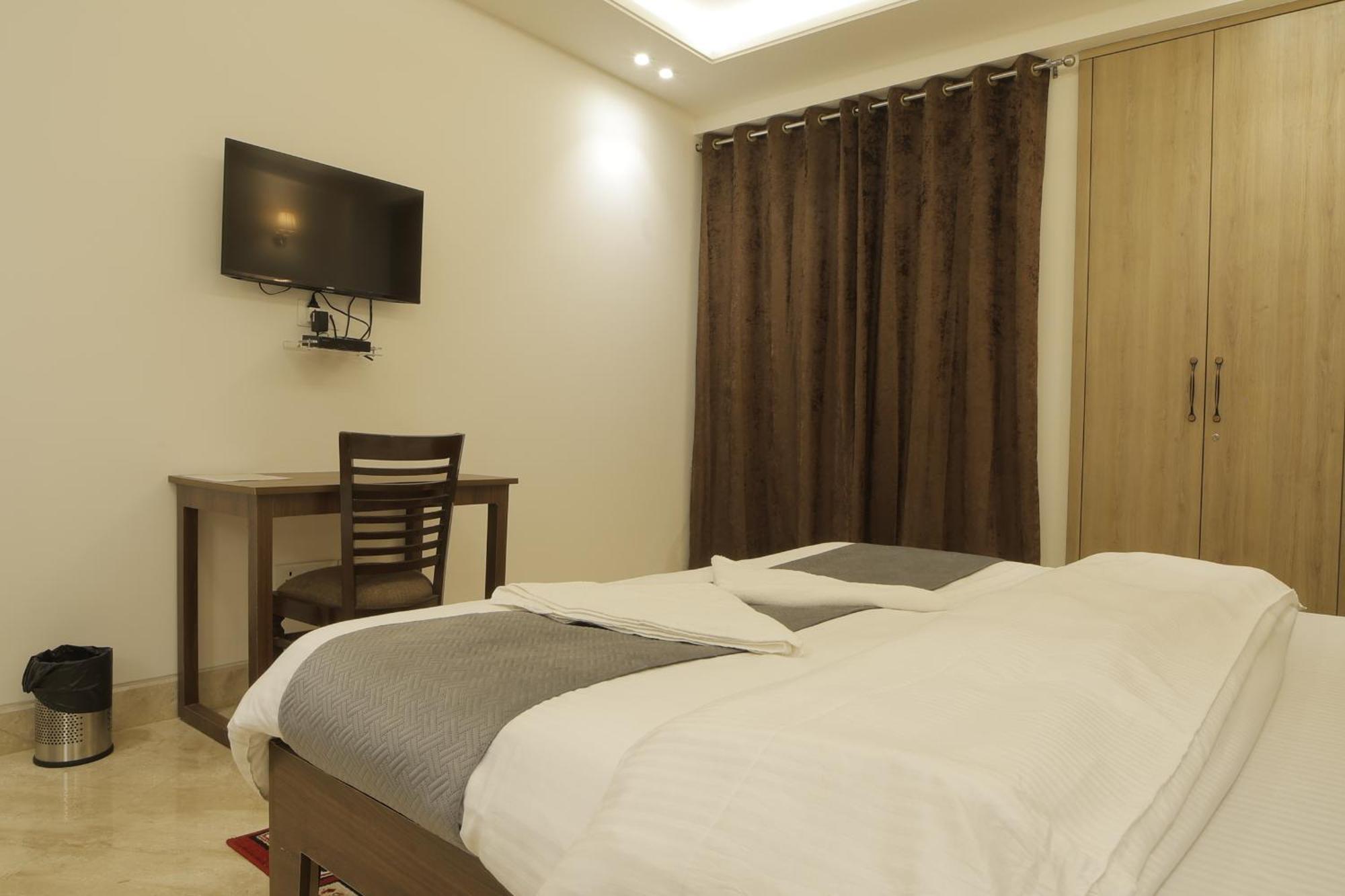 Under My Roof Superio Bed & Breakfast Yeni Delhi Dış mekan fotoğraf