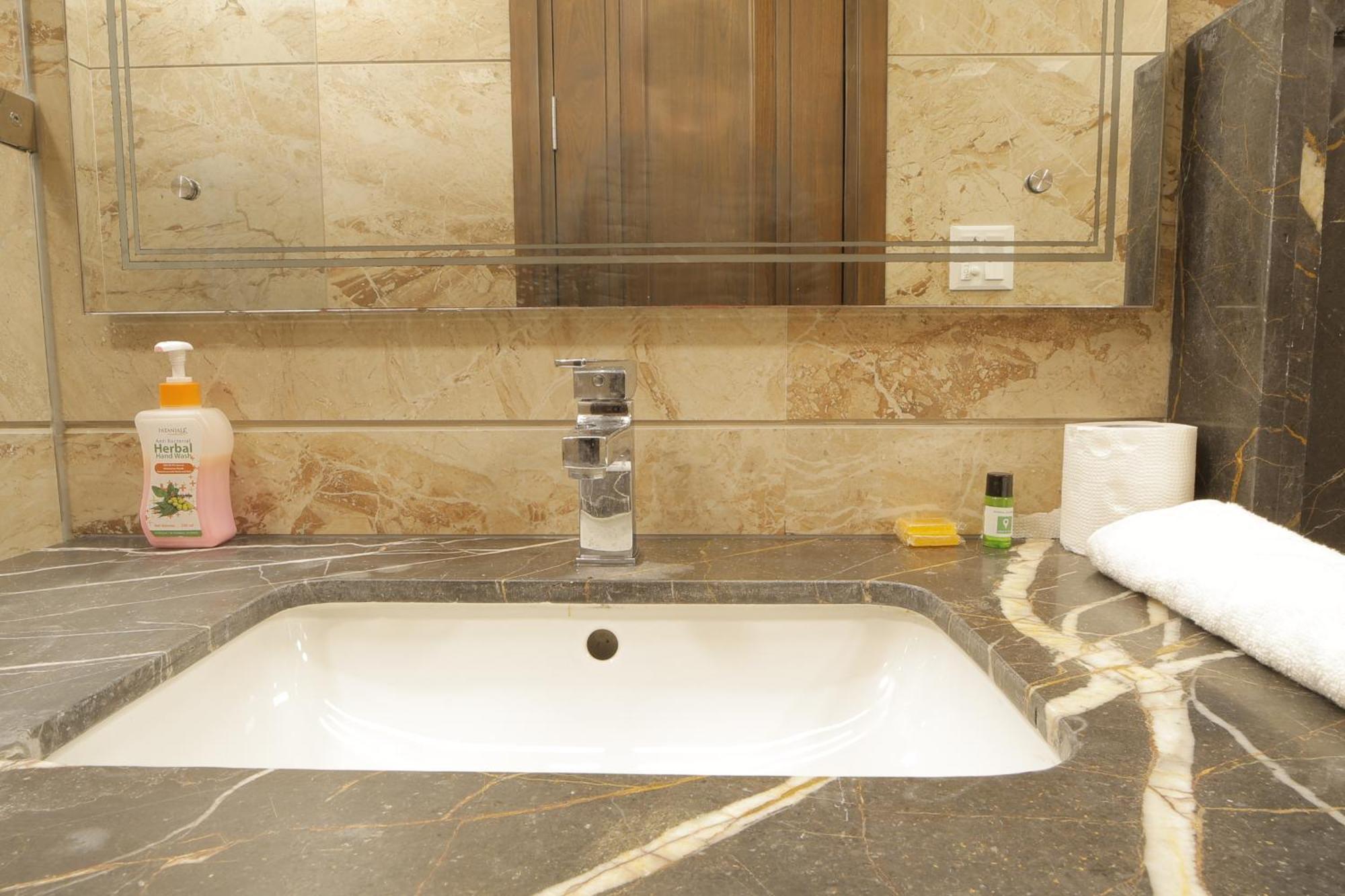 Under My Roof Superio Bed & Breakfast Yeni Delhi Dış mekan fotoğraf